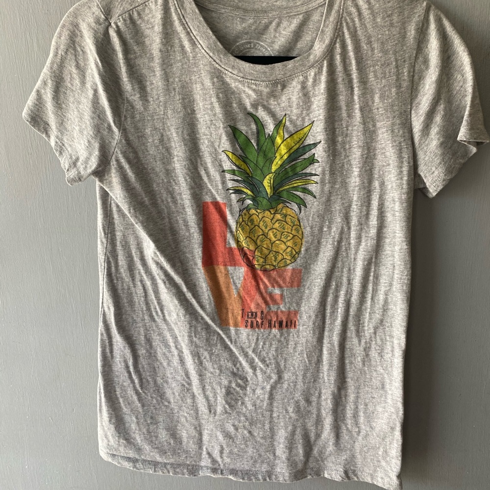 ⚡️ 3/$15 ⚡️ Pineapple T-shirt